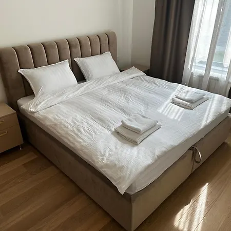 Luxe Corner Bw Apartment