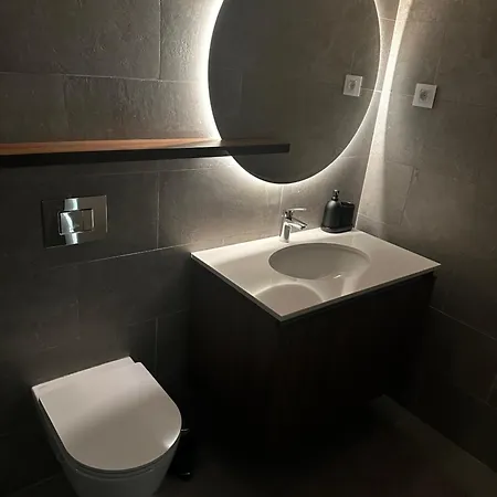 Luxe Corner Bw * Belgrade